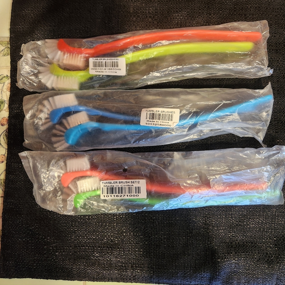 Tupperware Tumblers Brushes